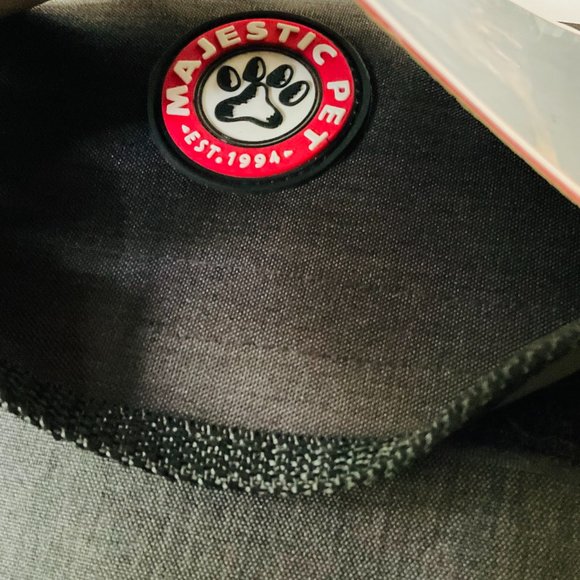 MAJESTIC PET Universal Back Seat Cover NIP - Picture 5 of 7